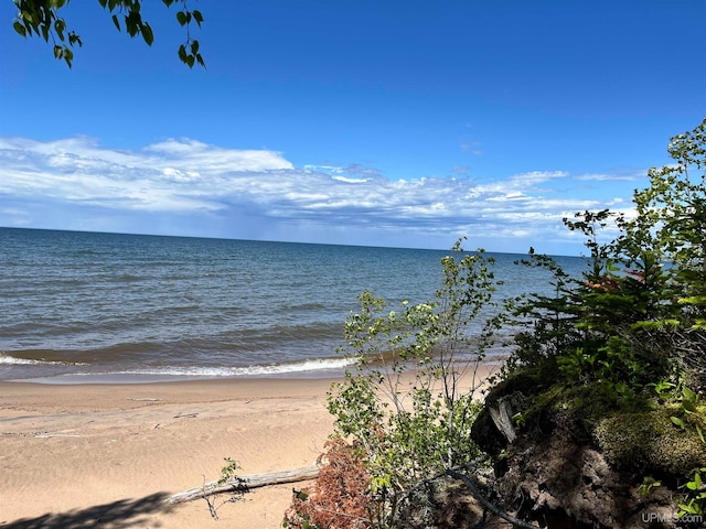 Listing photo 2 for TBD Lakeshore Dr, Ontonagon MI 49953