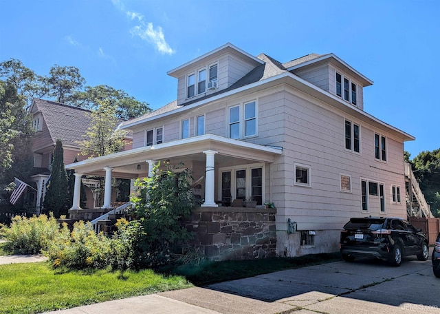 view of front of property with covered porch