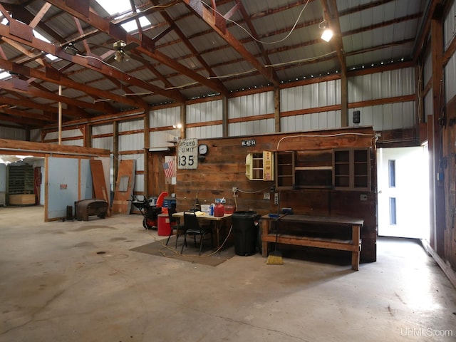 garage with ceiling fan