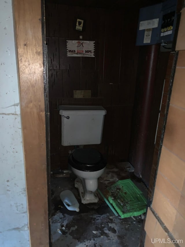 bathroom with toilet