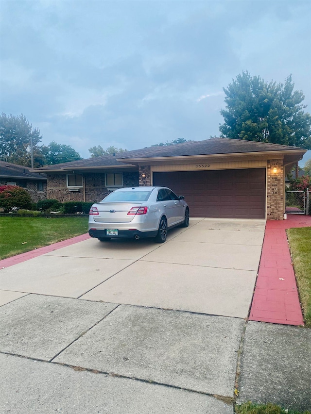 view of front of house with a front lawn