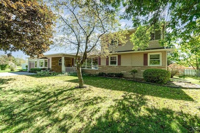 view of front of property with a front yard