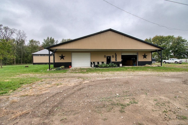 view of front facade featuring a garage