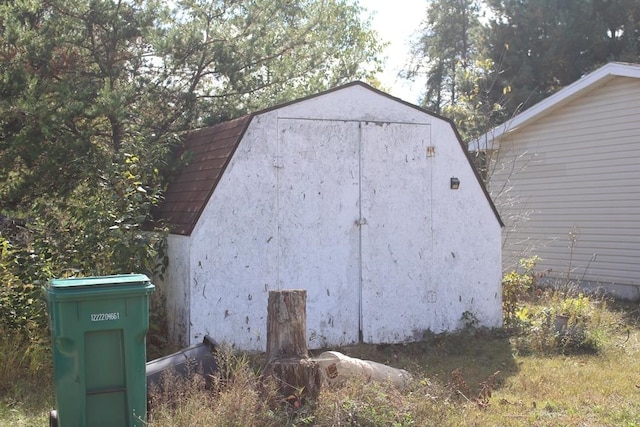 entry to storm shelter with a shed