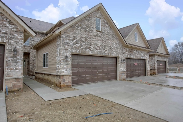 view of front facade with a garage