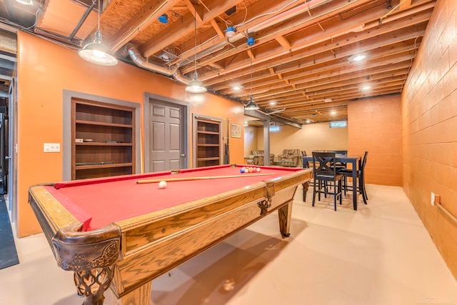 rec room featuring pool table