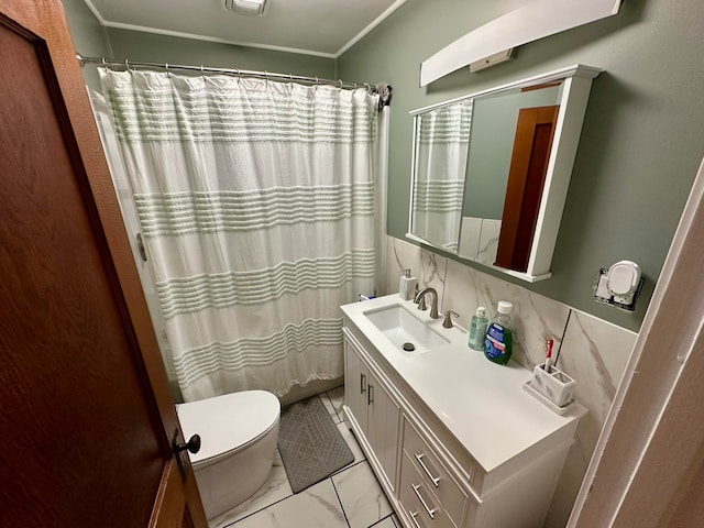 bathroom featuring walk in shower, vanity, backsplash, and toilet