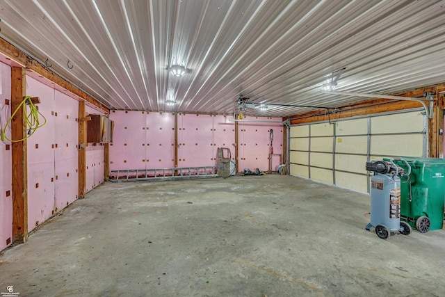 garage with ceiling fan