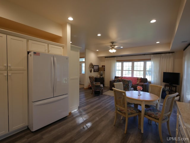 dining space with ceiling fan, recessed lighting, and dark wood-style floors