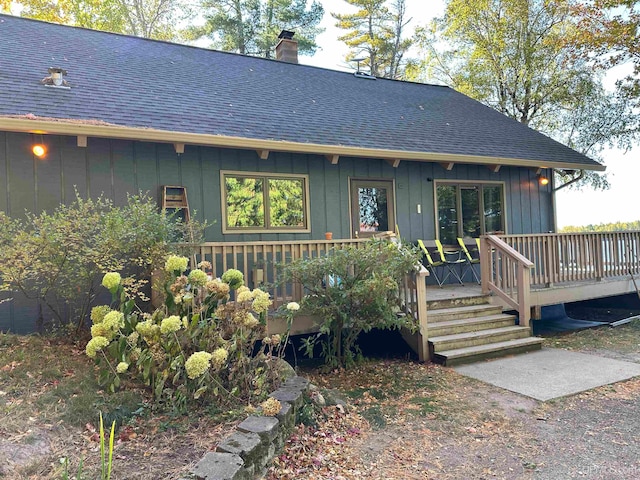 view of front of property featuring a deck