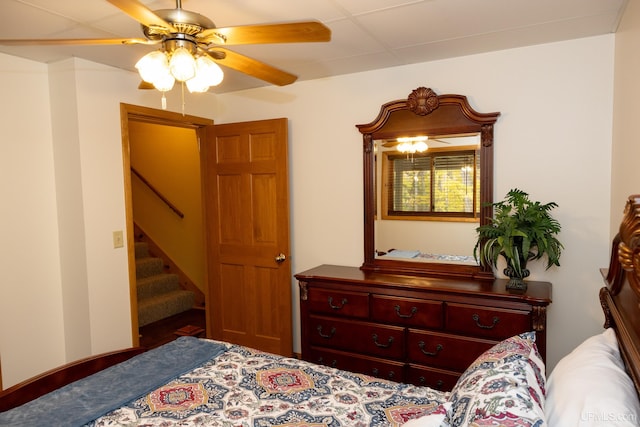 bedroom with ceiling fan