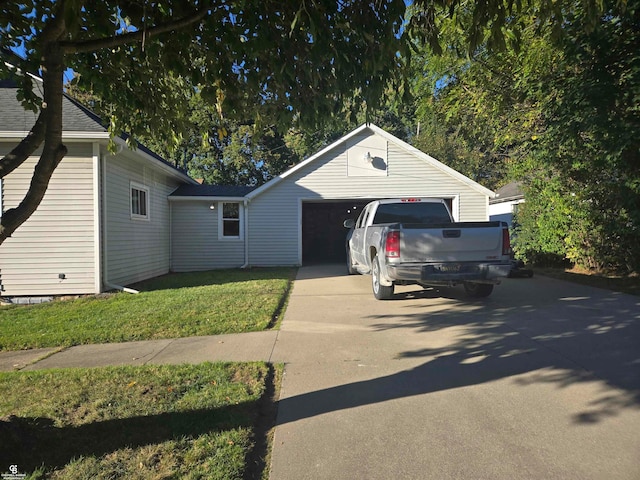 view of front of property with a front yard