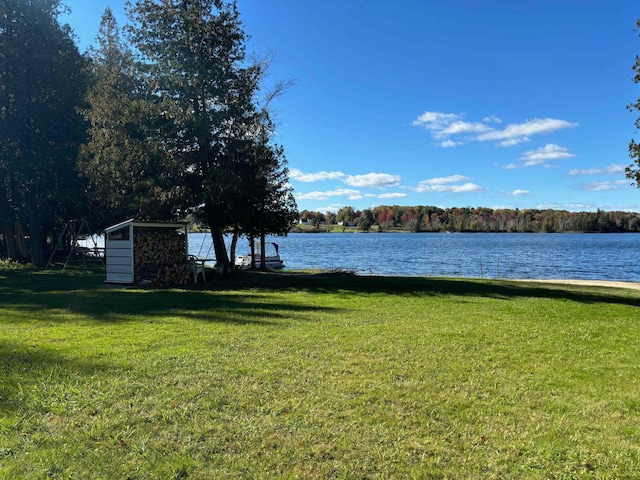 view of yard with a water view