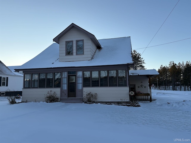 view of front of property