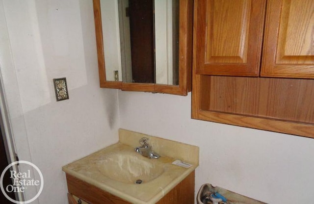 bathroom with vanity