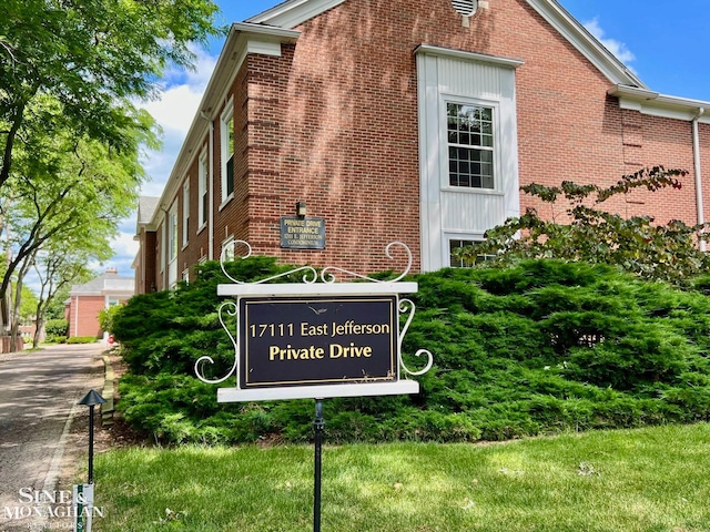 view of community / neighborhood sign