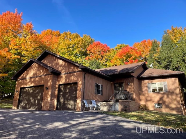 view of front of property featuring a garage