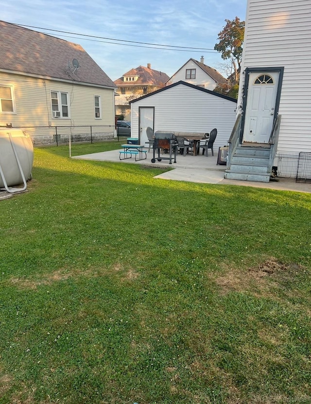 view of yard with a patio