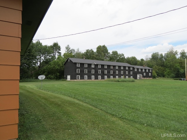 exterior space featuring a yard