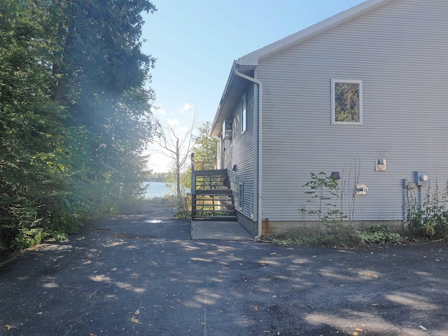 7502 Kauffman Blvd, Presque Isle, MI 49777 - view of side of home
