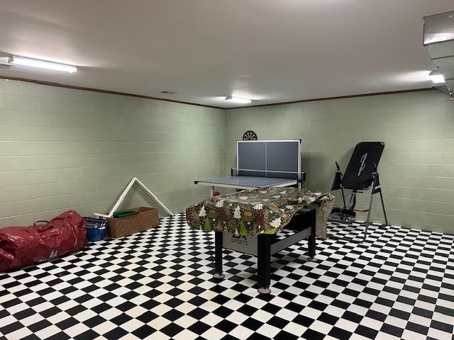 view of recreation room
