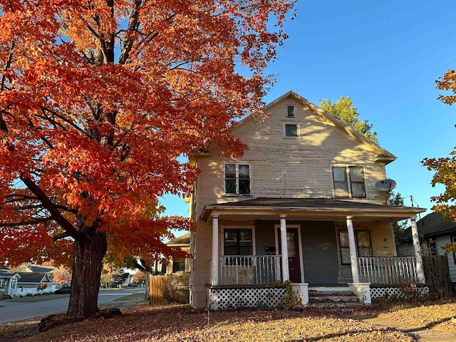 view of front of property featuring a porch