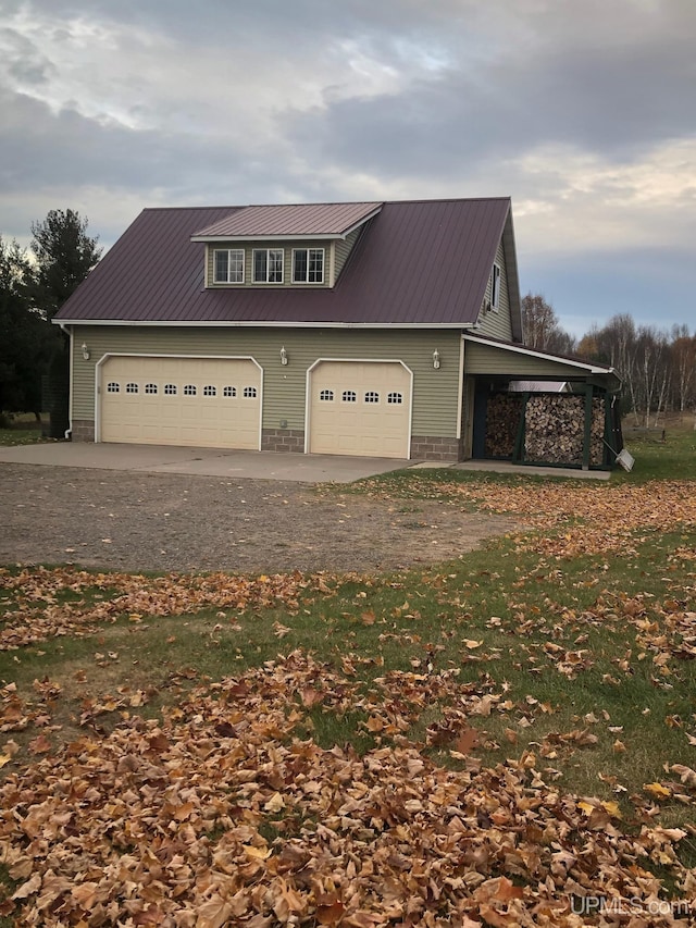 view of front of property featuring a garage