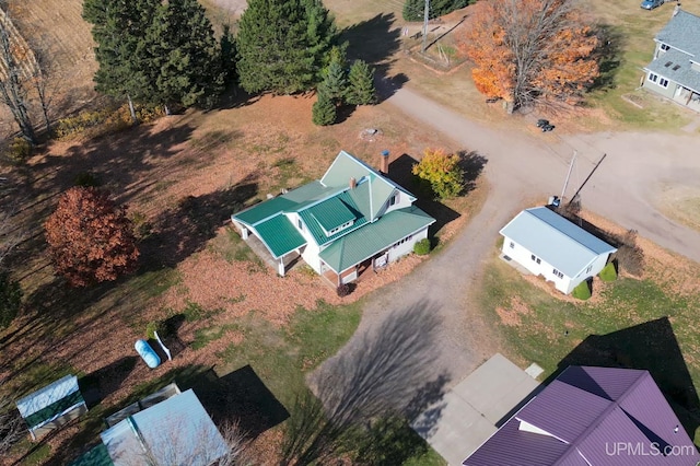 aerial view of property and surrounding area