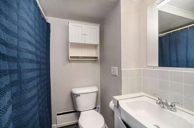 bathroom with toilet, tasteful backsplash, and vanity