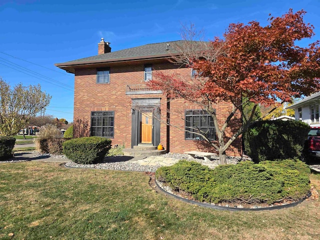 view of front of house featuring a front yard