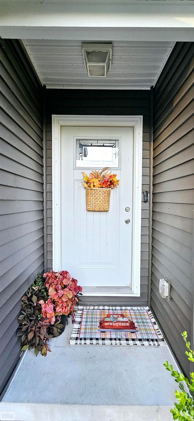 view of property entrance