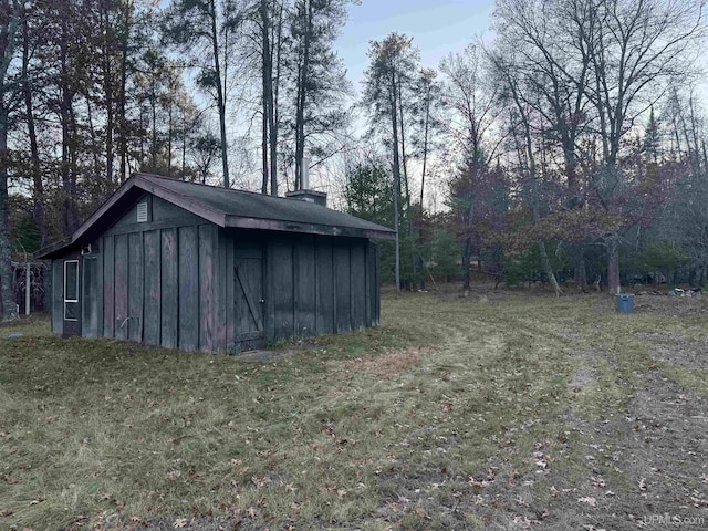 view of outbuilding