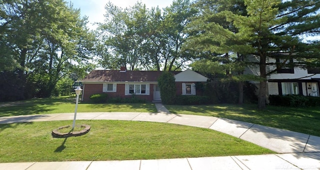 view of front of property with a front yard