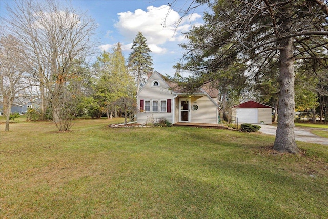 view of front of property with a front lawn