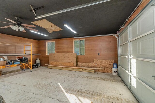 garage with ceiling fan