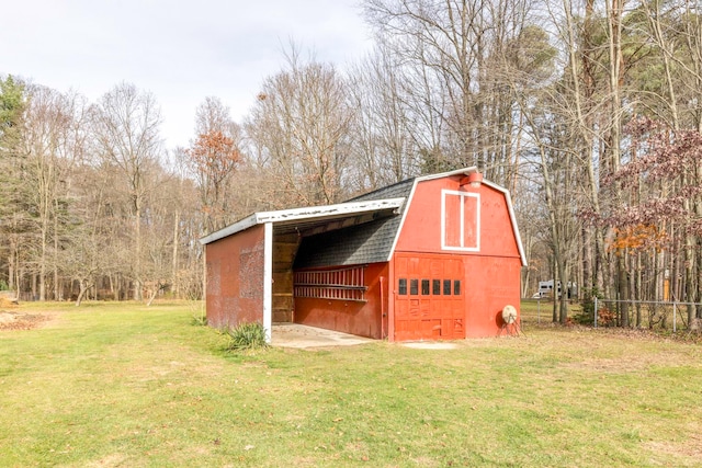 view of outdoor structure featuring a yard