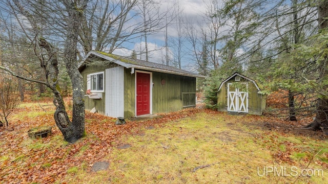 view of outbuilding