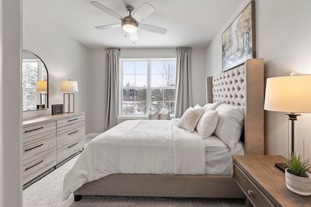 bedroom with ceiling fan