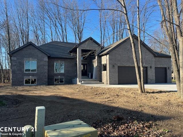 view of front of house featuring a garage