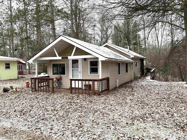 view of front facade with covered porch