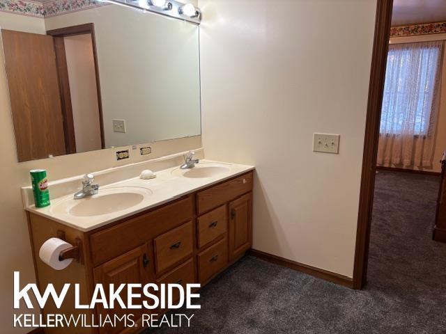 bathroom with vanity