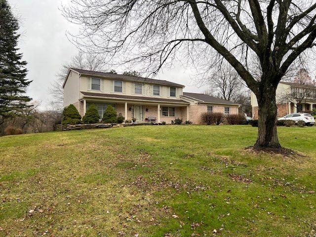 view of front of house with a front yard