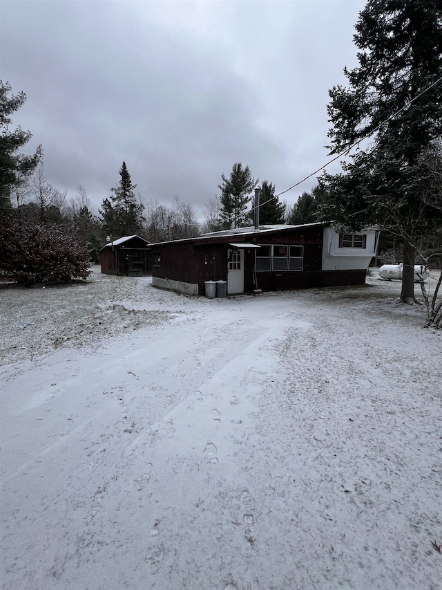 view of front of property