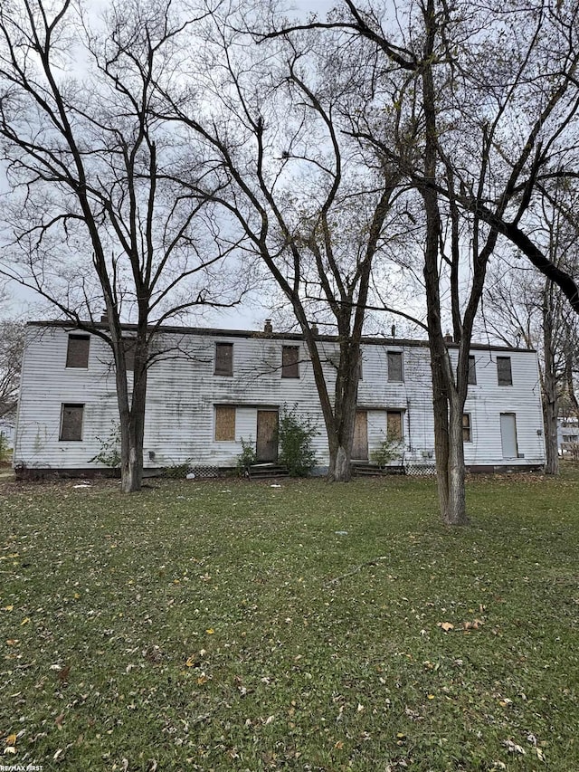 exterior space featuring a lawn