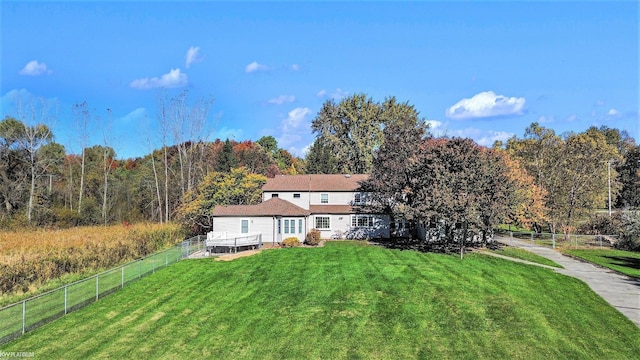 view of front facade with a front lawn