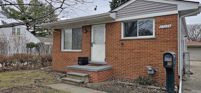 view of front facade featuring a garage