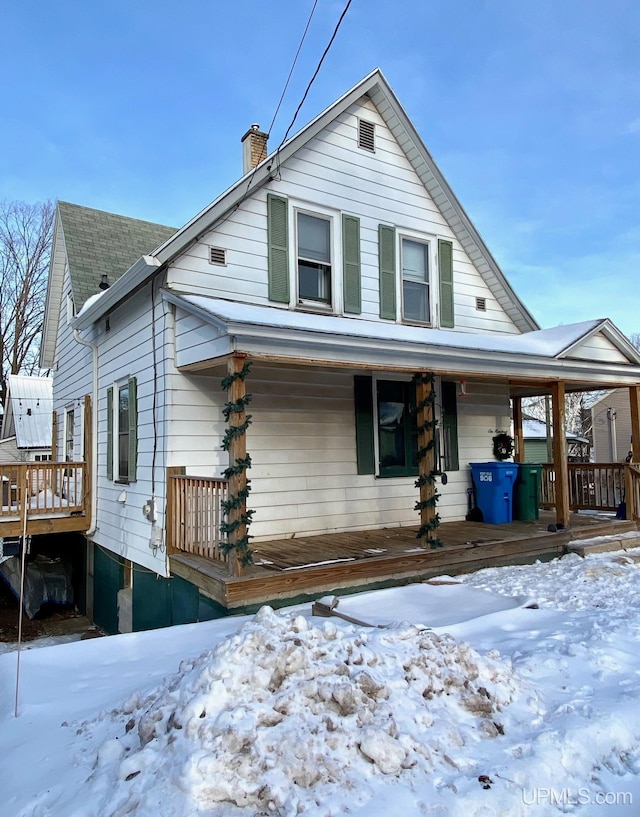 view of front of home featuring a porch