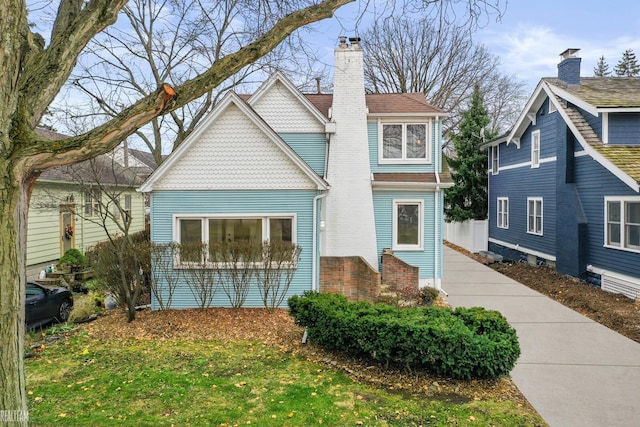 view of front of house with a front yard