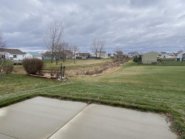 view of yard featuring a patio area