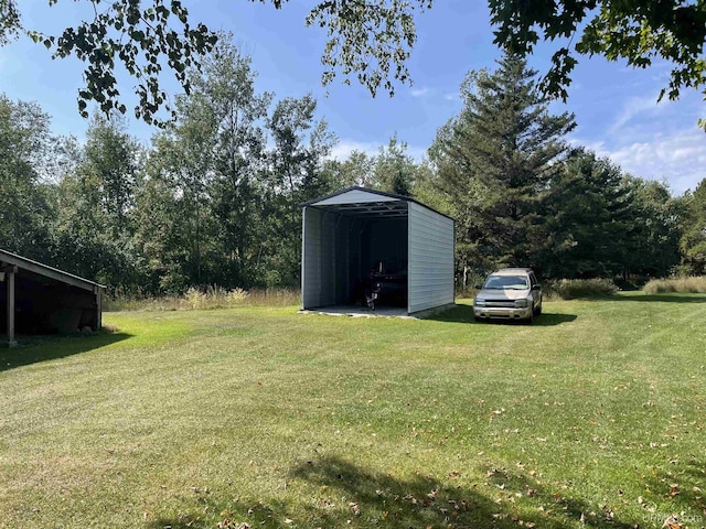 view of yard with a carport